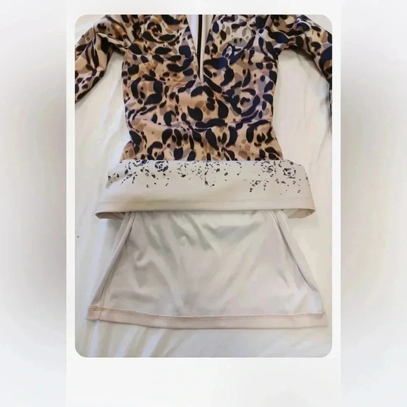 Bebe Leopard Print Long Sleeve Deep V Neck Bodycon Mini Dress Size  Small - Picture 7 of 10